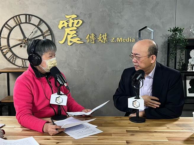 郭正亮（右）在震传媒《新闻不芹菜》谈民进党主席人选。（震传媒《新闻不芹菜》节目提供）