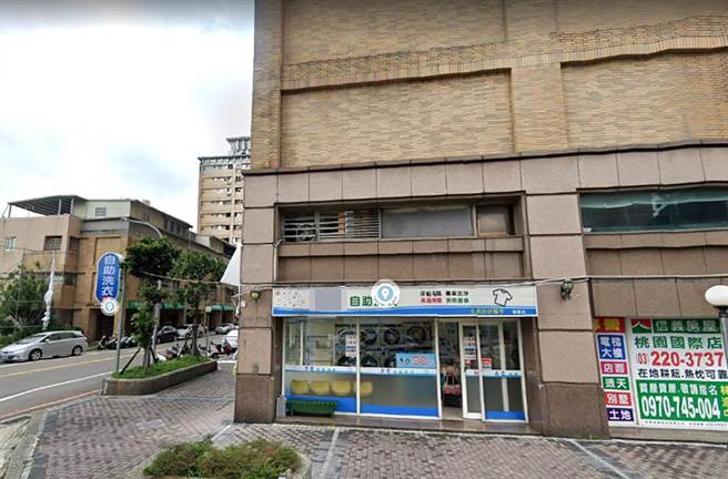 蔡女当时在自助洗衣店外脱口罩抽菸，因此遭到裁罚3000元。（新北分署提供）