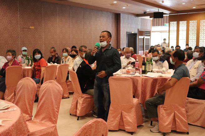 高雄管理處為商議112年第一期作通、斷水及整田日期，接連在各灌區召開五場小組長及班長聯席會議。(農田水利署高雄管理處提供)