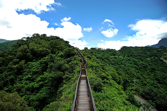 茂林區龍頭山遊憩區小長城步道。(攝影/曾信耀)