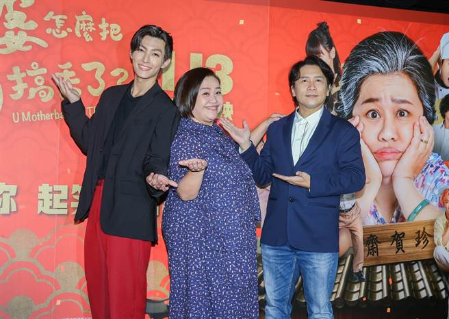 锺欣凌在电影中周旋于炎亚纶（左）、许杰辉（右）之中。（粘耿豪摄）