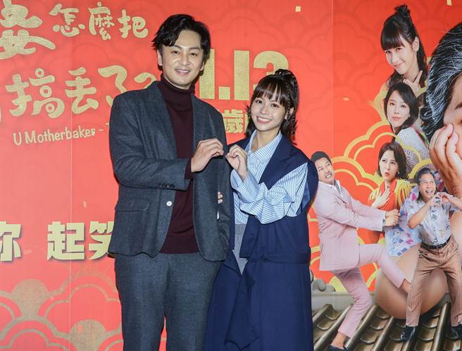 张书伟（左）和黄姵嘉在电影版里陷感情危机。（粘耿豪摄）