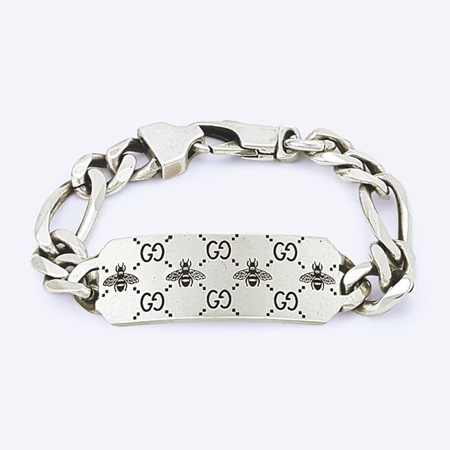 GUCCI GG及蜜蜂雕刻手鍊，1萬9800元。（GUCCI提供）