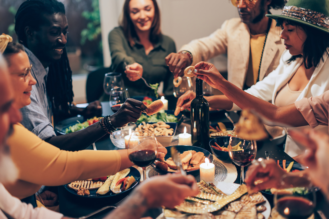 初恋情敌出席同学会！人妻苦求老公1事遭狠拒，网酸：爱慕虚荣。（示意图/shutterstock）