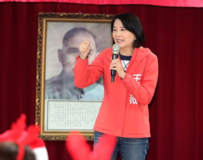 国民党台北市立委第三选区补选参选人王鸿薇15日凌晨12时许自曝确诊，不过炮火不减持续猛攻民进党参选人吴怡农。（资料照／郑任南摄）
