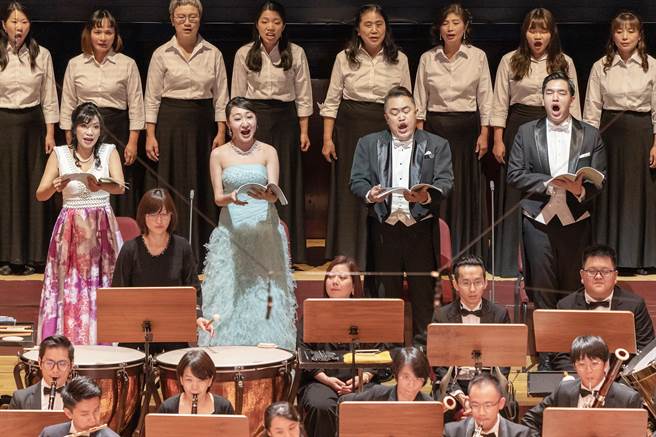 乐兴之时交响乐团连年演出能安慰人心的贝多芬经典第九号交响曲，歷经近三年的疫情，曾经改为线上演出，今年又将重返音乐厅现场，为世界祈福，也是送给乐迷的礼物。（乐兴之时提供）