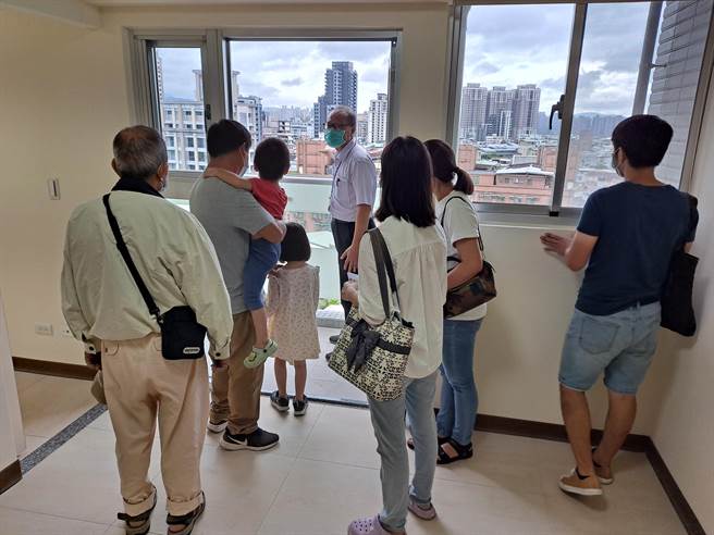 新北住都中心藉由社宅大数据来解读分析民眾申请样态，将有助于掌握市民实际需求，并优化住户服务，打造宜居的社宅环境。（新北住都中心提供）