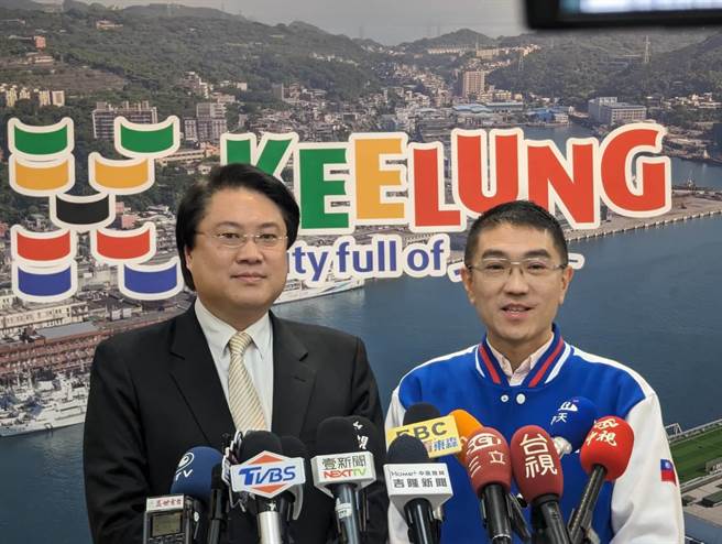 基隆市長林右昌（圖左）表示，他與謝國樑（圖右）的對談非常融洽。（張志康攝）