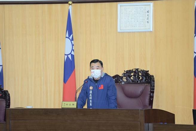 议长邱奕胜则感谢所有出席市议员共同把关预算、增进市民福祉，期待市府、议会、市民共创三赢。(议会提供／蔡依珍桃园传真)