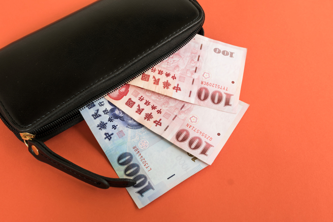 塔羅牌老師艾菲爾在臉書上分享12生肖，各自有指定的開財運顏色。（示意圖／Shutterstock）