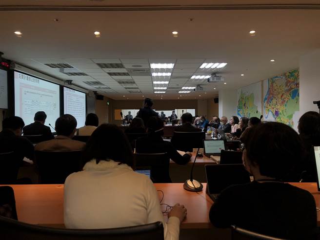 北市都市计画委员会15日开会讨论台北市动物之家新建计画案变更用地一案。（张芷瑜摄）