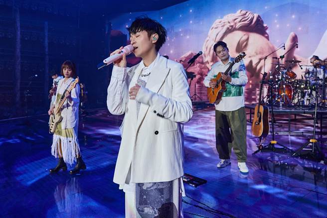 鱼丁纟将于明年2月再度攻蛋。（环球音乐提供）