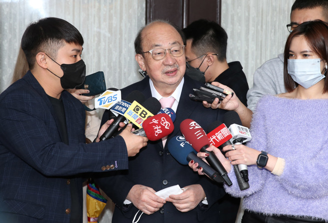 針對檢調偵辦高虹安涉嫌詐領助理費，民進黨立法院黨團總召柯建銘表示尊重檢調偵辦程序，對於高會不會被羈押，他不做任何判斷。（姚志平攝）