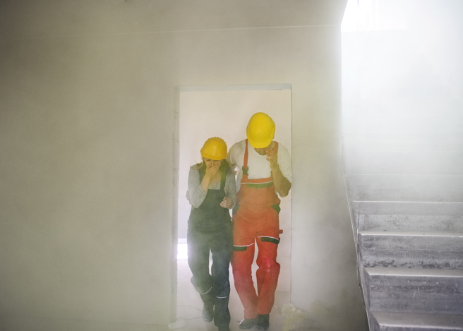 韩国京畿道西北部坡州市传出21人轻重伤，这些工人在进行混凝土养护作业时发生意外。(示意图/ shutterstock)