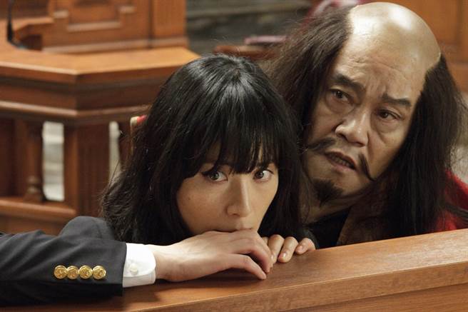 深津绘里和西田敏行在《鬼压床了没》产生了默契十足的化学效应。（传影提供）