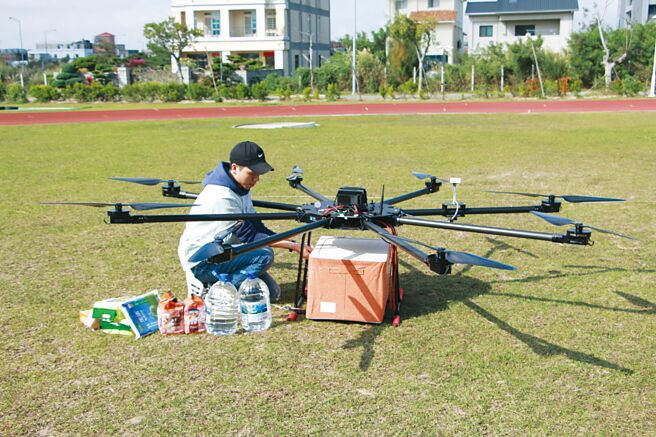 无人机能抵达人类难以到达处之技术，未来将为运输、医疗、物流等领域创造无限可能。图／本报资料照片