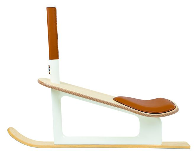 Hermes白蜡木与Regate小公牛皮材质雪橇，售价35万8500元。（Hermes提供）