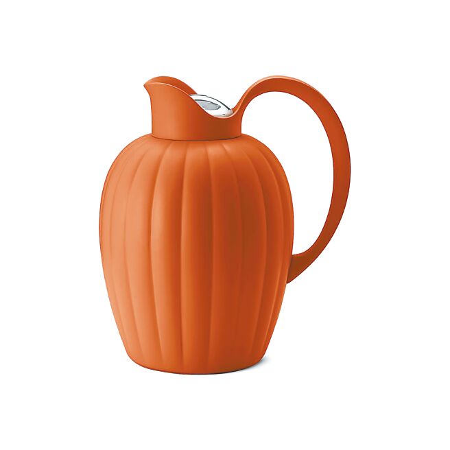 喬治傑生彩色版BERNADOTTE系列保溫壺，暖磚紅，4000元。（GEORG JENSEN提供）