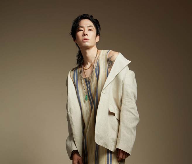 吴建豪亲自构思〈CHILL〉中文版MV。（环球音乐提供）