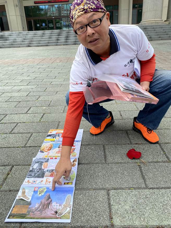 黄宏成台湾阿成世界伟人财神总统分享他认真努力练瑜伽的撇步。（廖素慧摄）