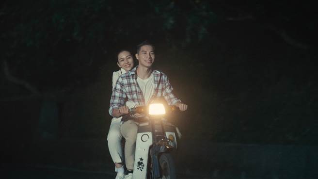 瑭霏跟宋伟恩夜衝超浪漫。（民视提供）