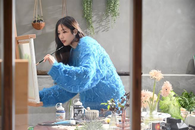 黄玠玮推出新单曲〈Little Present〉。（环球音乐提供）