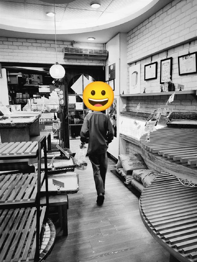 桃園中壢一間麵包店今日分享暖心故事。（摘自安德尼斯烘焙坊臉書）