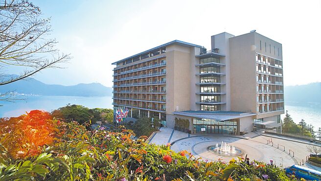 不只落實碳中和，日月潭雲品酒店首創推動負碳排，攜手旅人以雙倍抵銷碳排放量，負起碳排責任，為台灣第一家加入國際碳交易市場飯店企業。圖／雲品國際