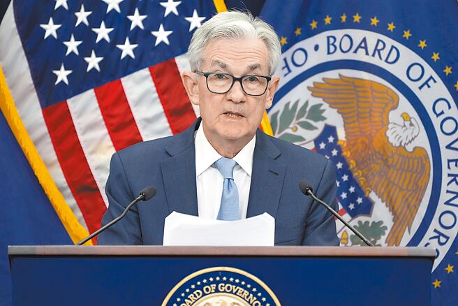 美国升息2码，Fed主席鲍尔暗示明年还有升息3码的空间，谢金河看衰明年经济。（美联社）