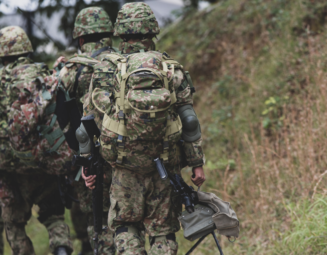 日本政府今天在临时内阁会议中通过新版「国家安全保障战略」等安保3文件，为第二次世界大战后日本安全保障政策的大转变。（Shutter Stock）