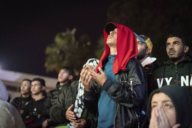 摩洛哥球迷观看4强战转播。（美联社资料照）