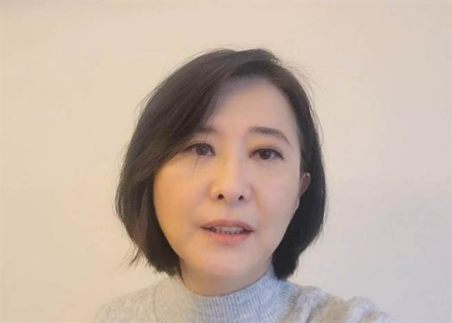 王鸿薇说，吴怡农只有选立委时才会出现在地方，这点吴确实该跟选民说明。（李奇叡翻摄）