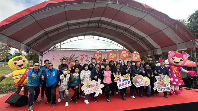 后里区公所17日举办马铃薯、花卉推广活动，一连两天邀请民眾来后里赏花、吃美食。（陈淑娥摄）