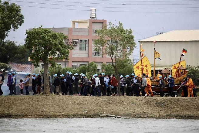 妈祖船上次起驾出巡是2017年参与东石港净海，时隔5年再度出门，阵容不输一般遶境。（新港奉天宫提供∕吕妍庭嘉义传真）