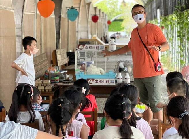 姐夫农场推广孵蛋体验及出租小鸡，盼推广至弱势孩童让更多人感受生命的诞生与珍贵。（姐夫农场提供／吕筱蝉桃园传真）