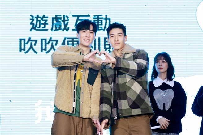 余晋（左）吴岳擎昨出席签书见面会。（结果娱乐提供）