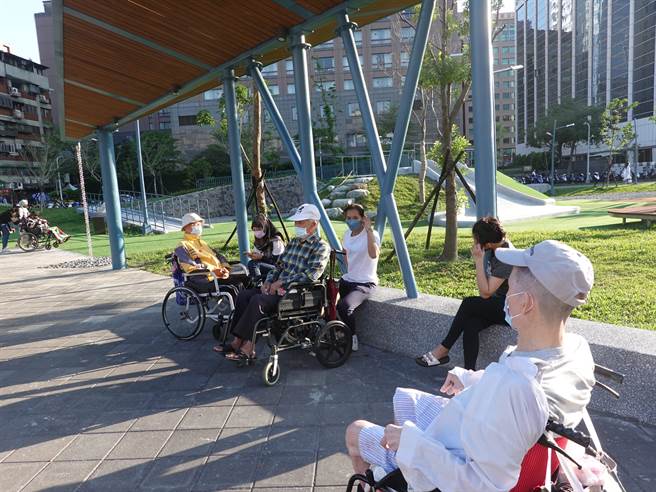 台北市兴国公园是台北市第一个以「全龄友善」为主轴关键的公园。（台北市公园处提供／陈薏云台北传真）