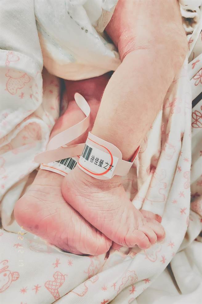 LaLa今晚报喜顺利产下小女儿。（翻摄徐佳莹脸书）