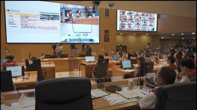 新北市全灾型智慧化指挥监控平台（EDP）参加国际创新奖International Innovation Awards （IIA）斩获服务与解决方案奖项。（消防局提供）