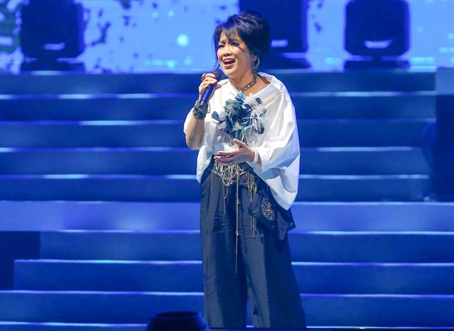 齐豫接连演唱〈今世〉、〈孀〉及〈飞鸟与鱼〉，展现天籁美声。（粘耿豪摄）