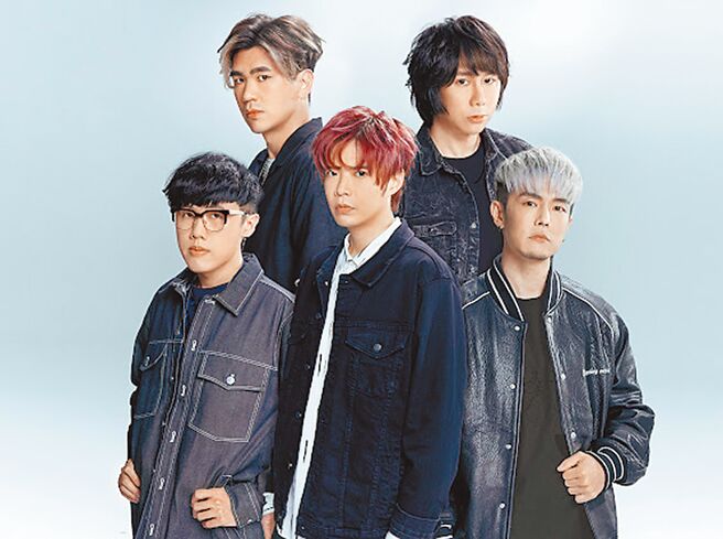 八三夭打头阵担任水湳跨年晚会开场表演。（三立电视提供）