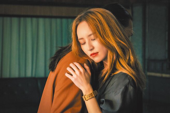 法兰新歌〈别来找我〉邀请萧敬腾合唱。（相映国际提供）