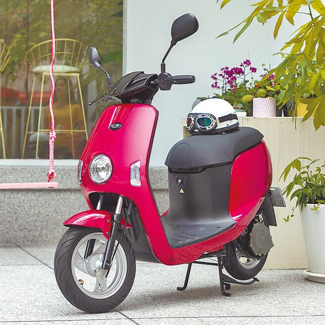 中華eMOVING Shine售價4萬2980元。（中華汽車提供）