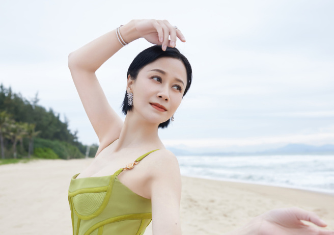 倪虹潔因內衣廣告而爆紅，但其後的演藝之路卻跌跌撞撞。(圖/倪虹潔 微博)