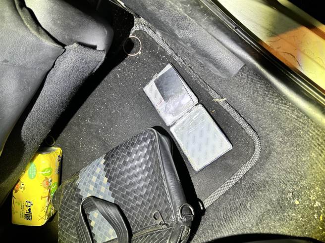 23歲的張姓男子與林姓男子依違反毒品危害防制條例送辦。（高市鳳山分局提供／楊舒婷高雄傳真）