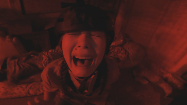 胆小鬼全昭旻进入鬼屋超崩溃。(中天综合台提供)