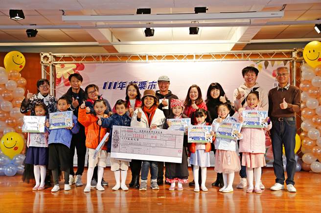 1-3年级组特优文山国小。（李京升摄）