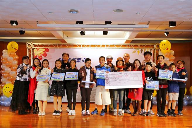 4-6年级组特优文山国小-家庭聚餐。（李京升摄）