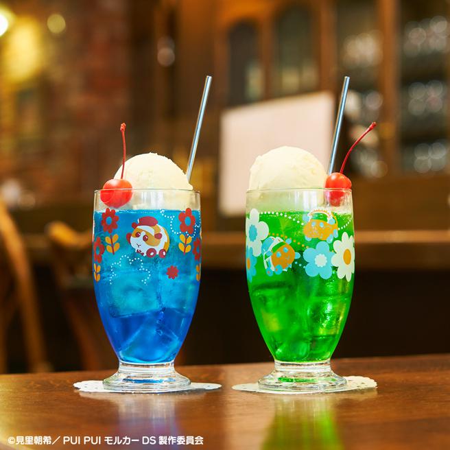 《天竺鼠车车》快闪復古「纯吃茶」，连饮料、杯子都是復古模样。各1980日圆（约台币445元）（BANDAI NAMCO Amusement提供）