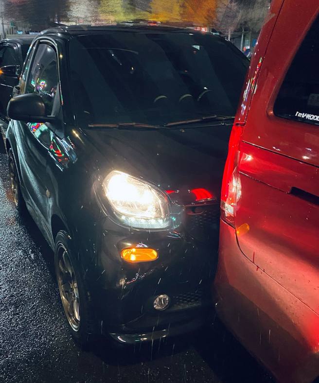 大元PO车祸当下的照片。（图／FB@大元）